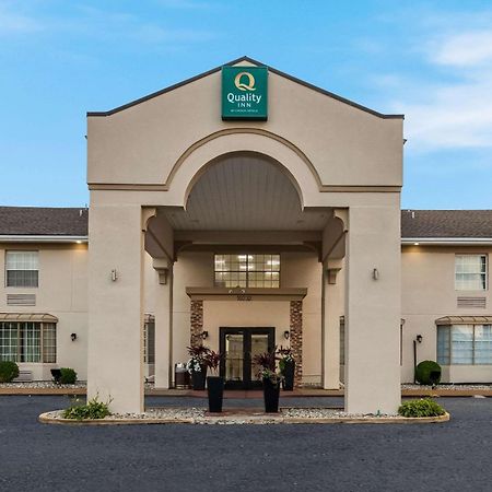 Quality Inn Airport Woodson Terrace Kültér fotó
