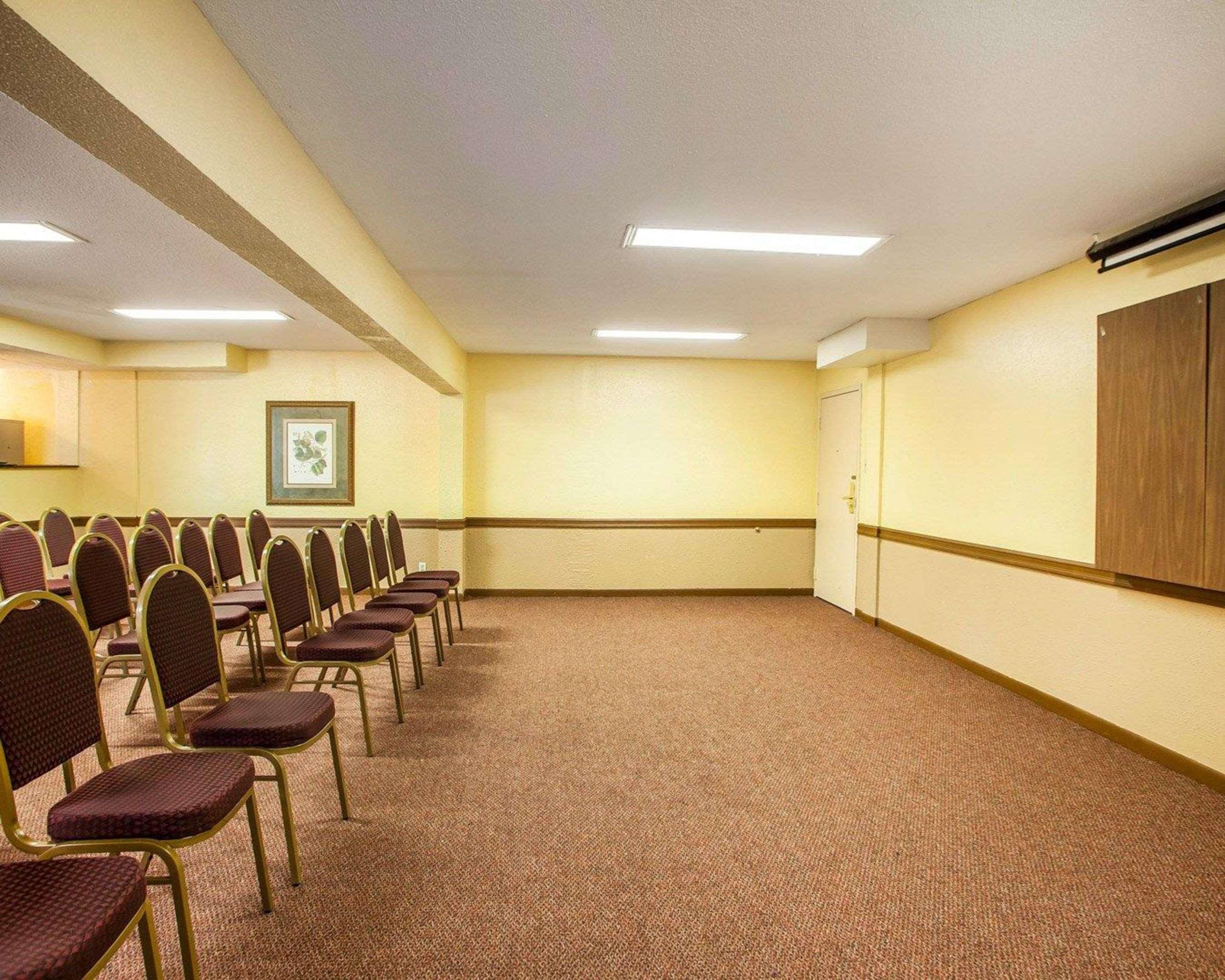 Quality Inn Airport Woodson Terrace Kültér fotó