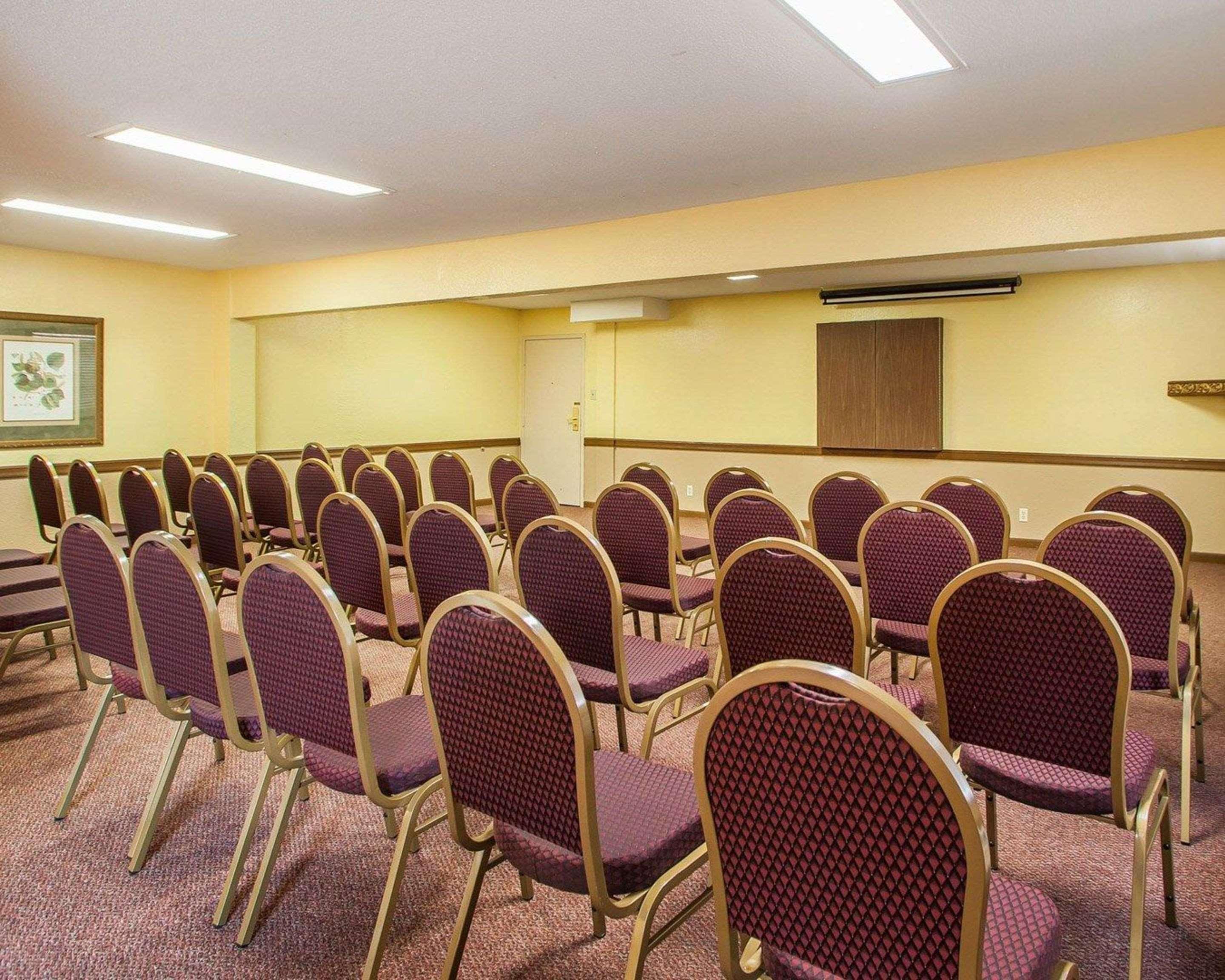 Quality Inn Airport Woodson Terrace Kültér fotó
