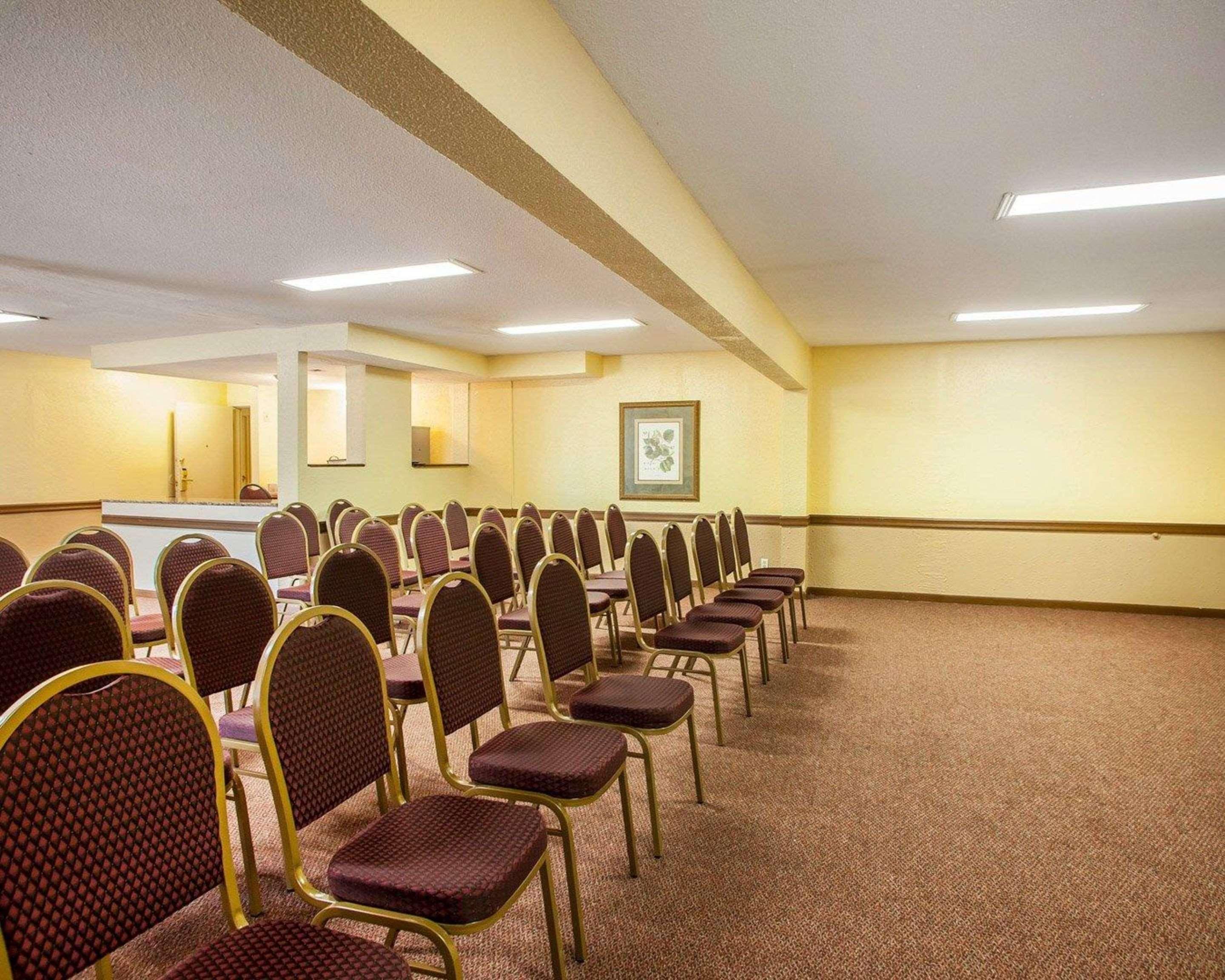 Quality Inn Airport Woodson Terrace Kültér fotó