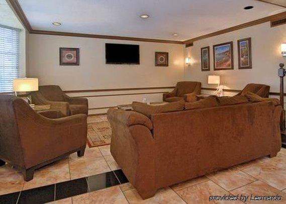 Quality Inn Airport Woodson Terrace Beltér fotó