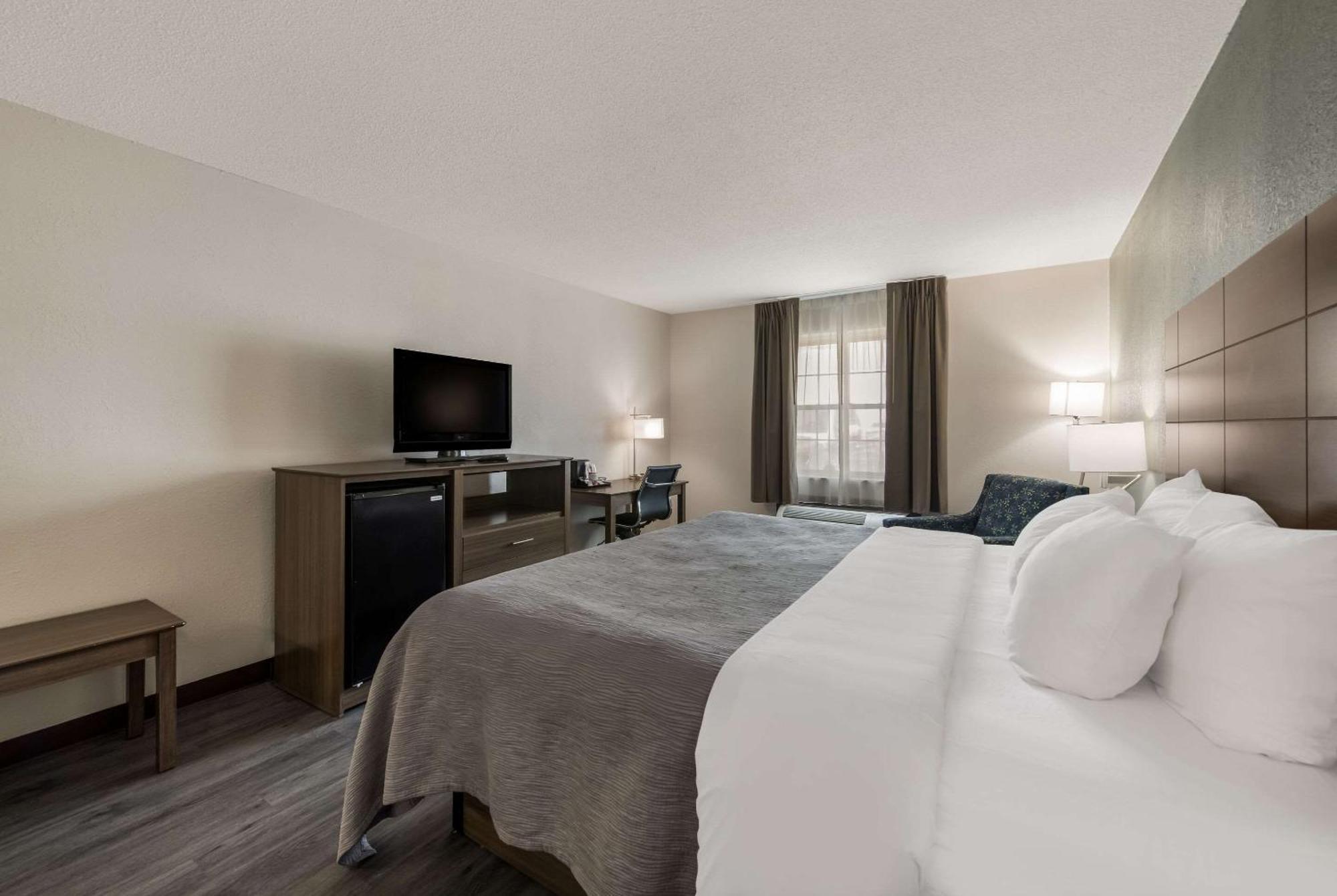 Quality Inn Airport Woodson Terrace Kültér fotó