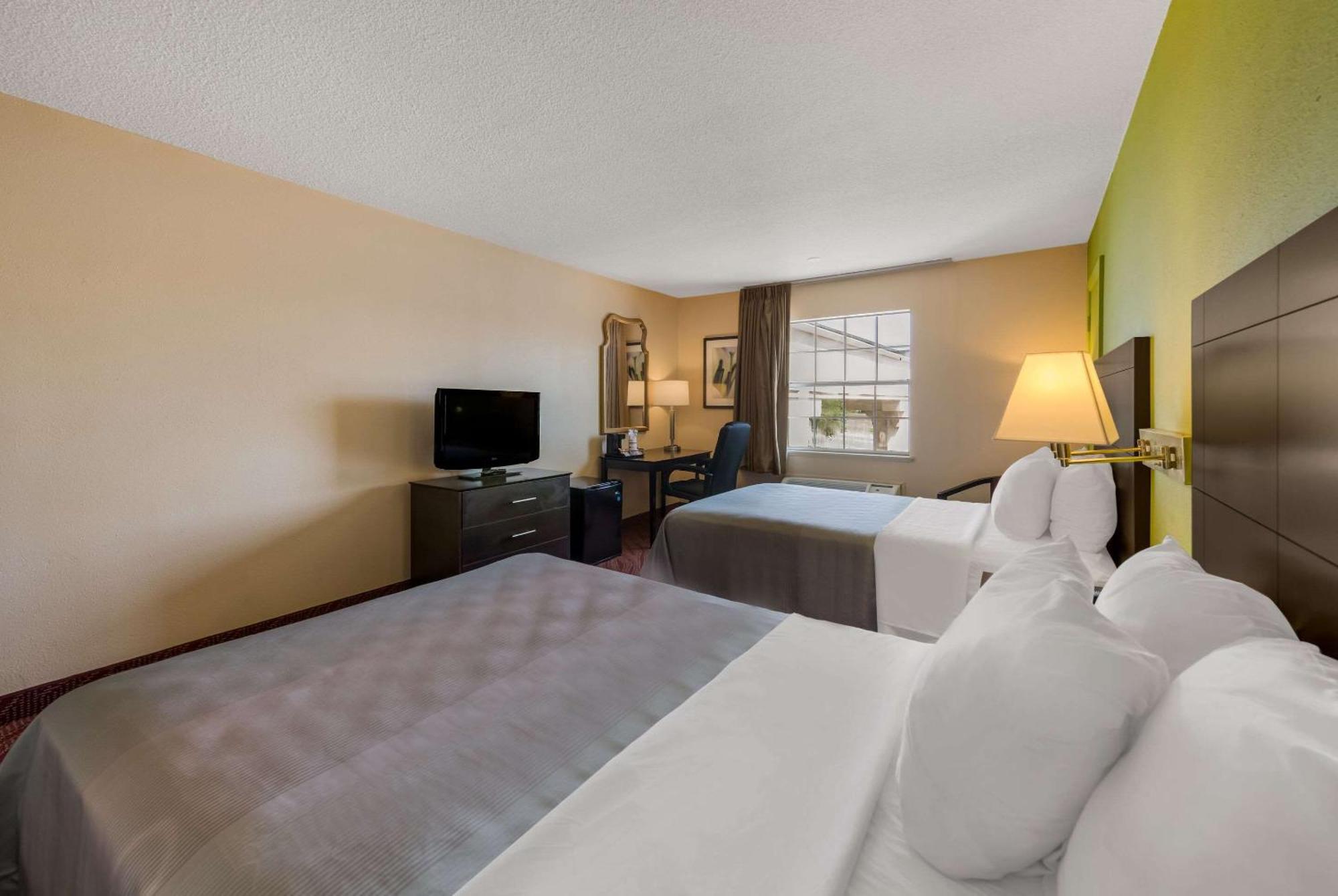 Quality Inn Airport Woodson Terrace Kültér fotó