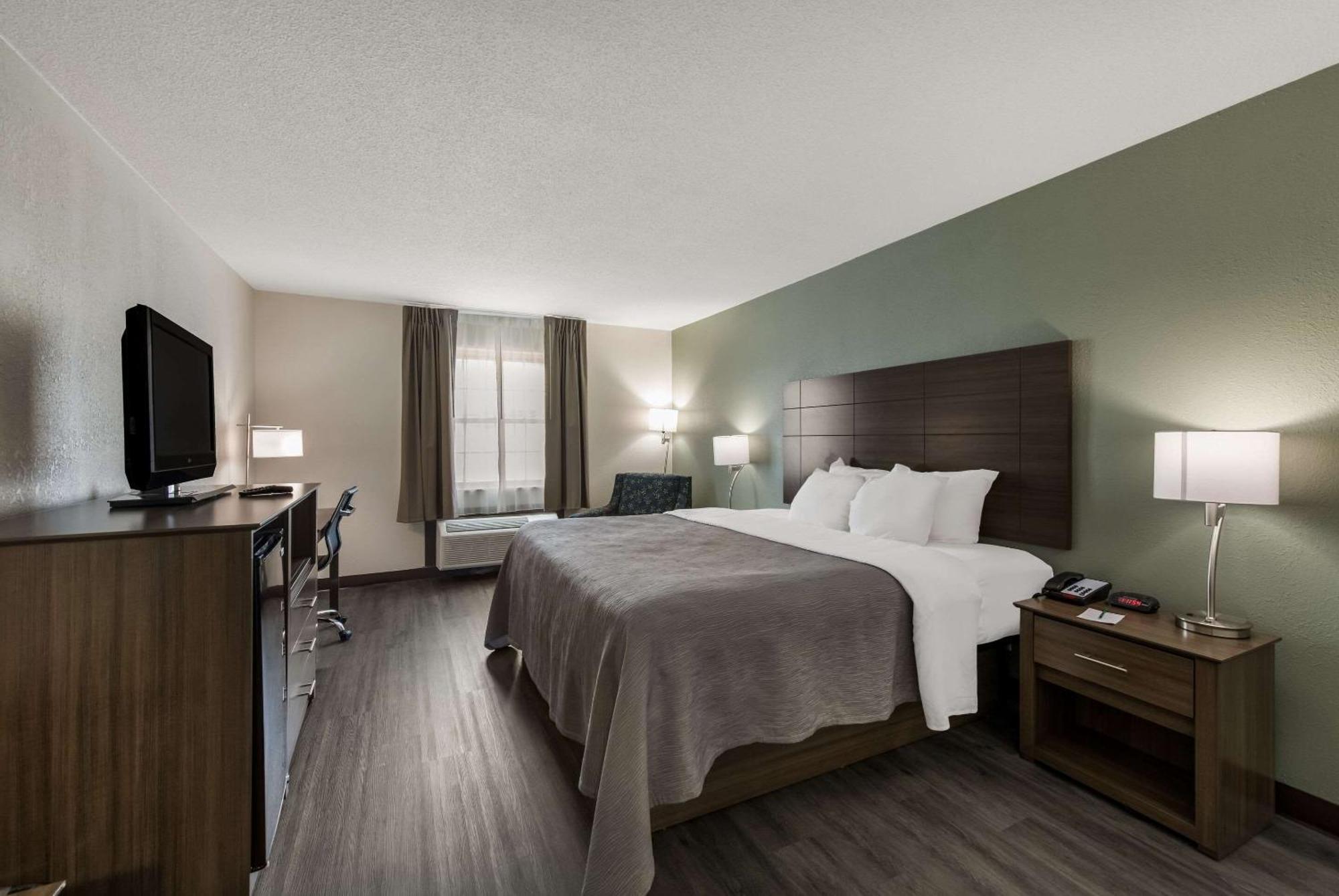 Quality Inn Airport Woodson Terrace Kültér fotó