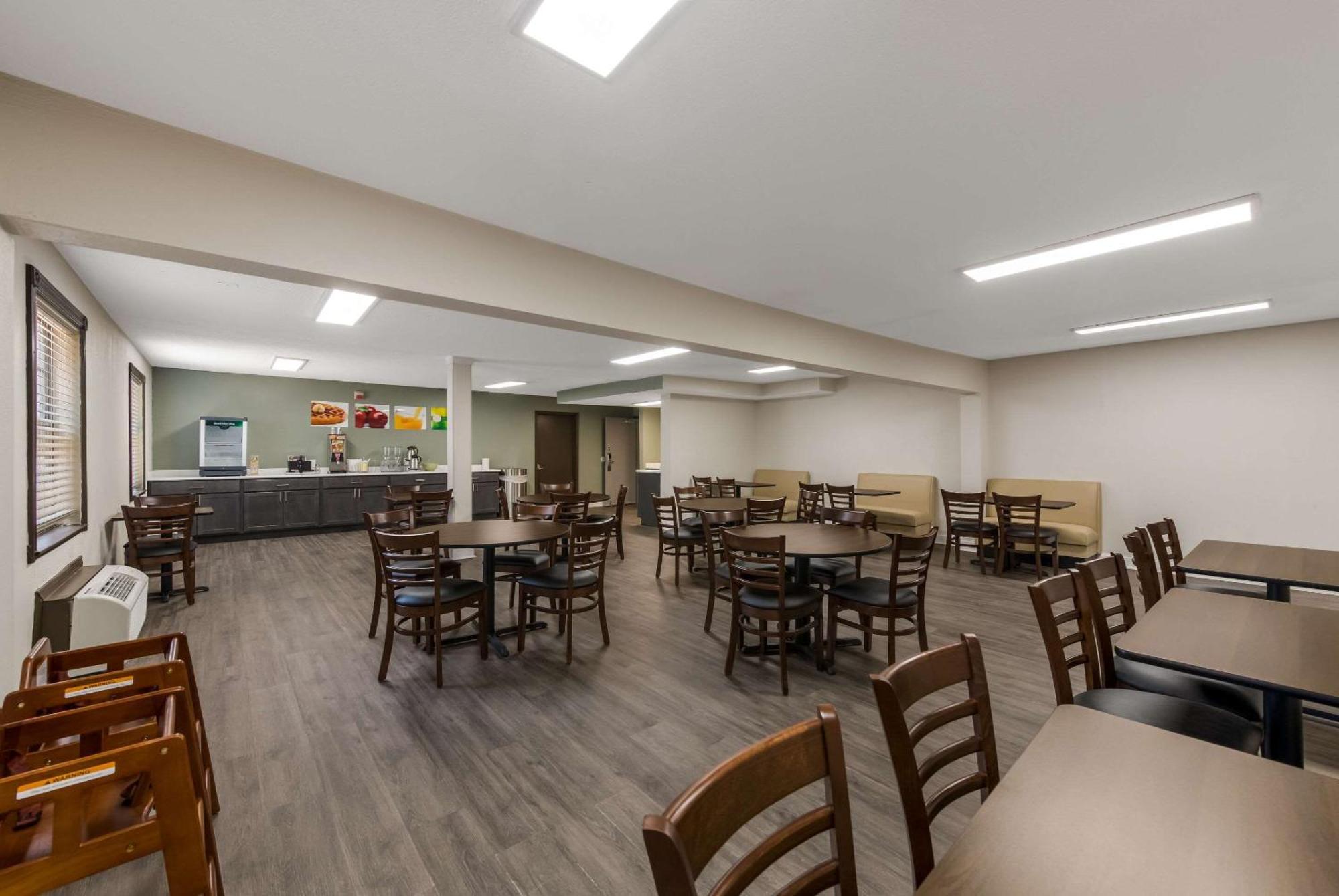 Quality Inn Airport Woodson Terrace Kültér fotó
