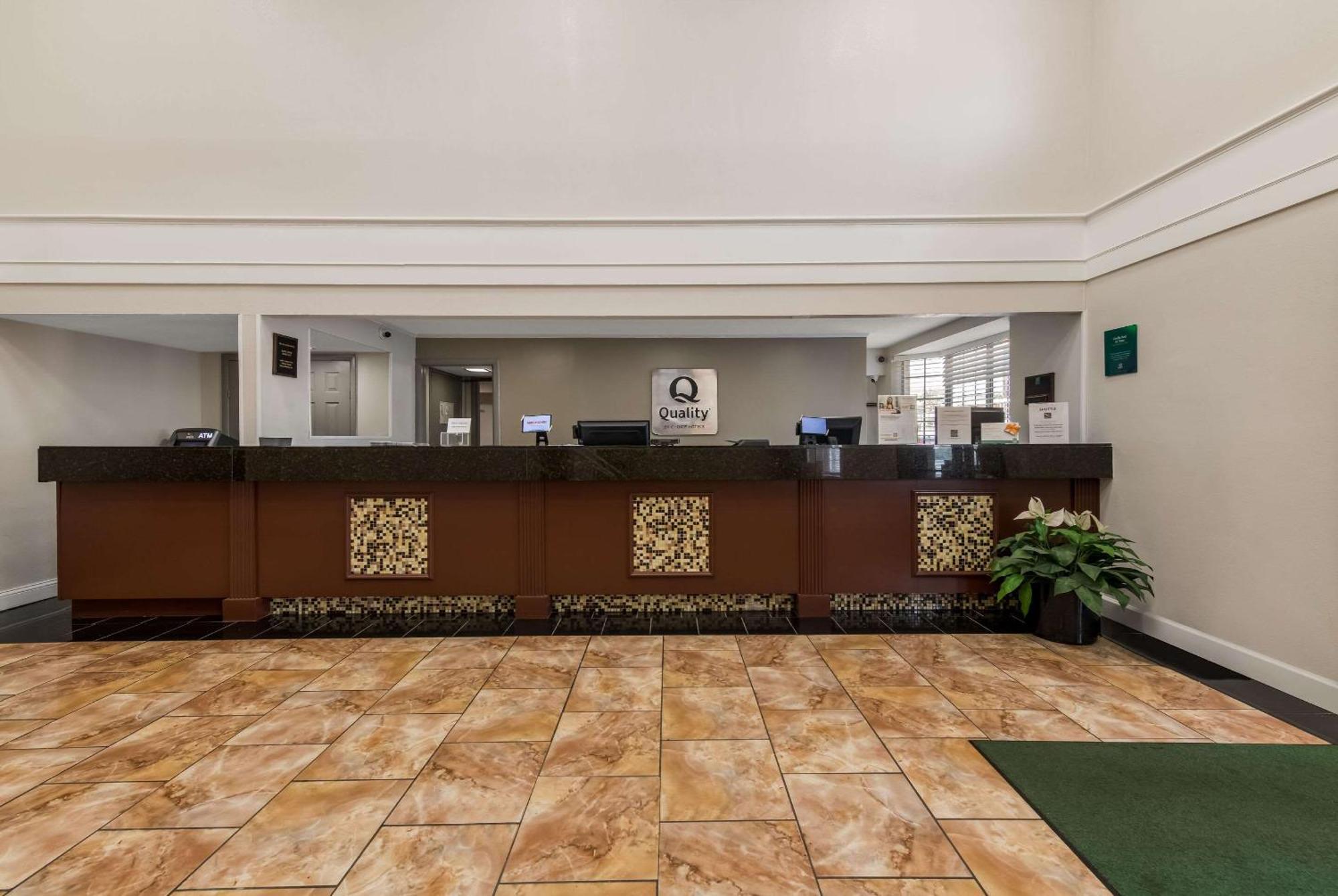Quality Inn Airport Woodson Terrace Kültér fotó