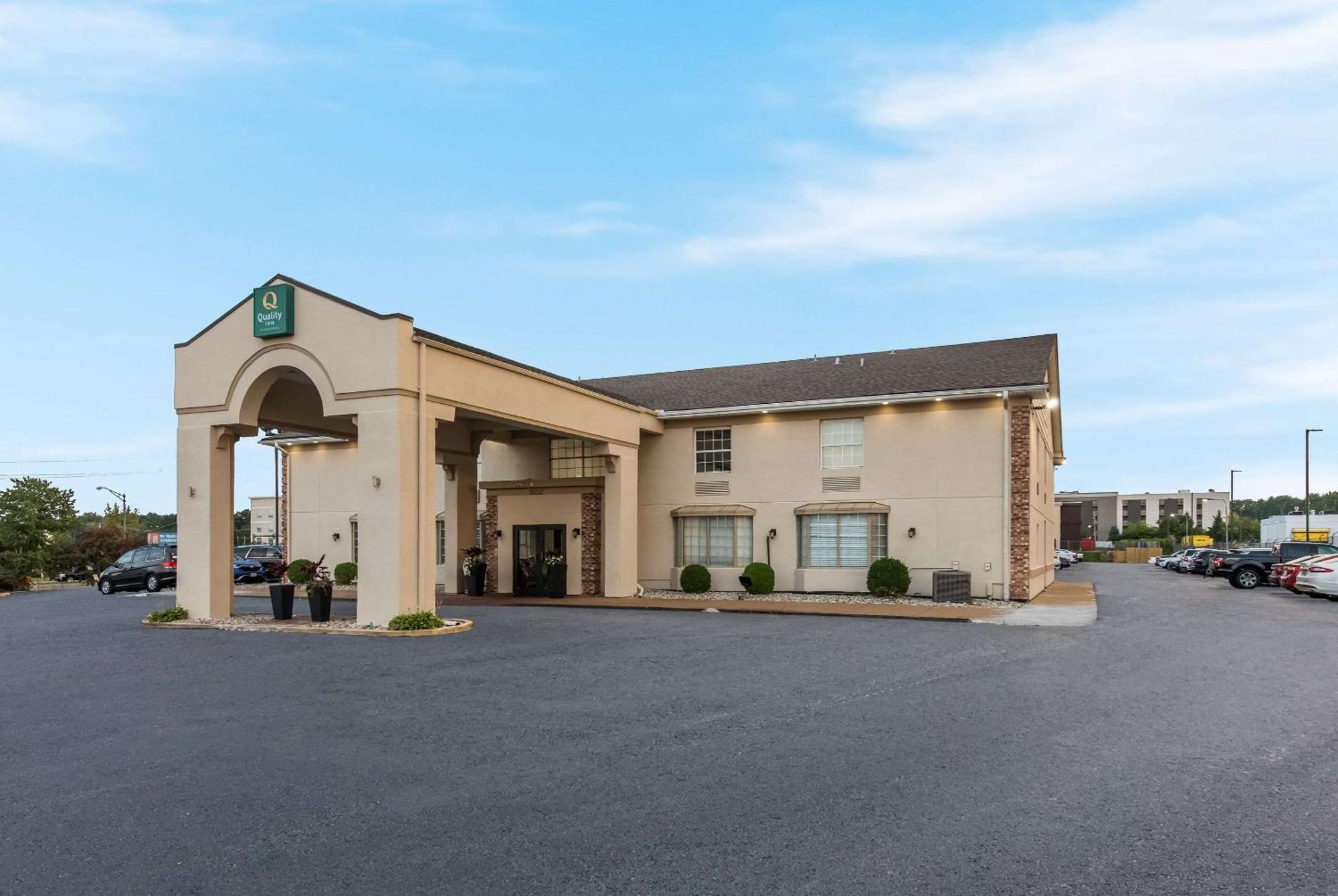 Quality Inn Airport Woodson Terrace Kültér fotó