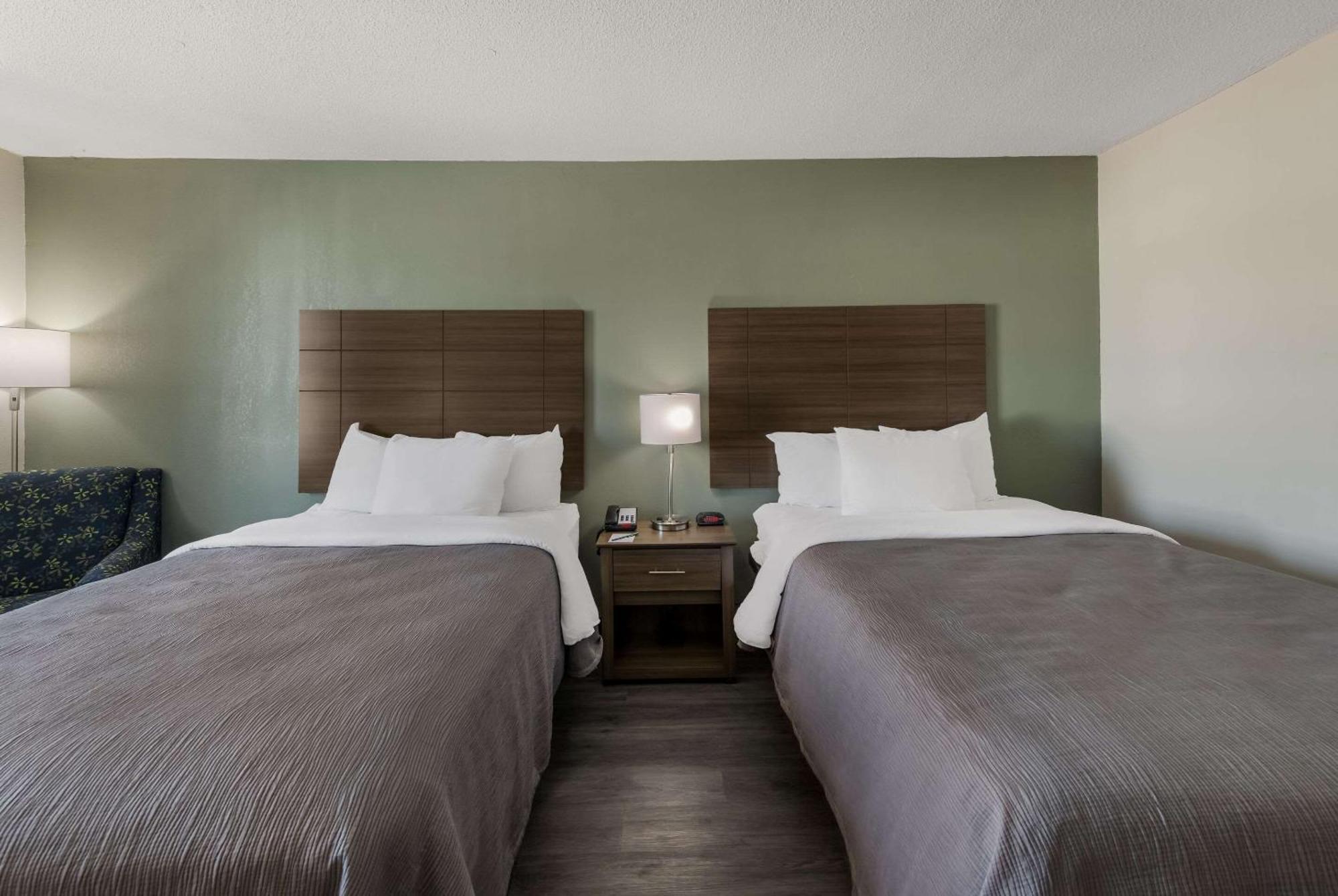 Quality Inn Airport Woodson Terrace Kültér fotó