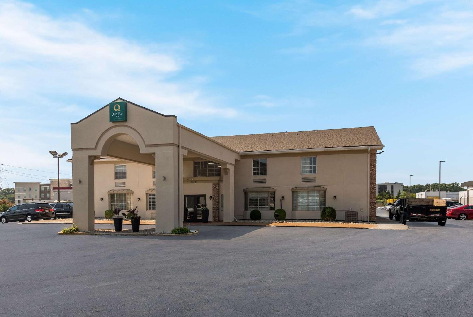Quality Inn Airport Woodson Terrace Kültér fotó