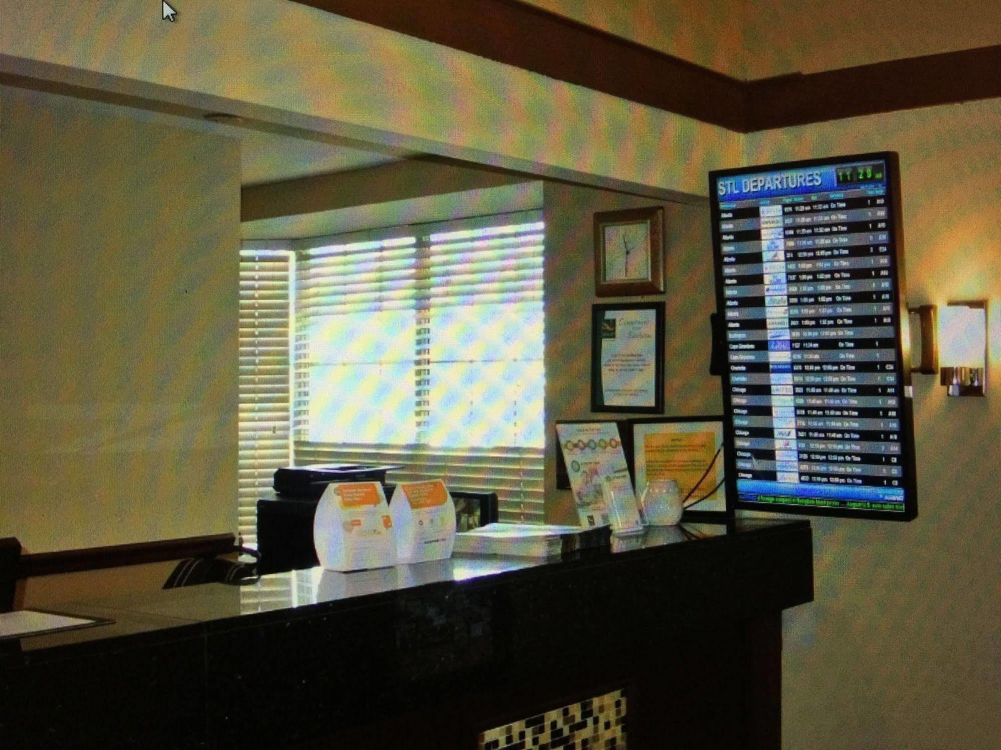 Quality Inn Airport Woodson Terrace Kültér fotó
