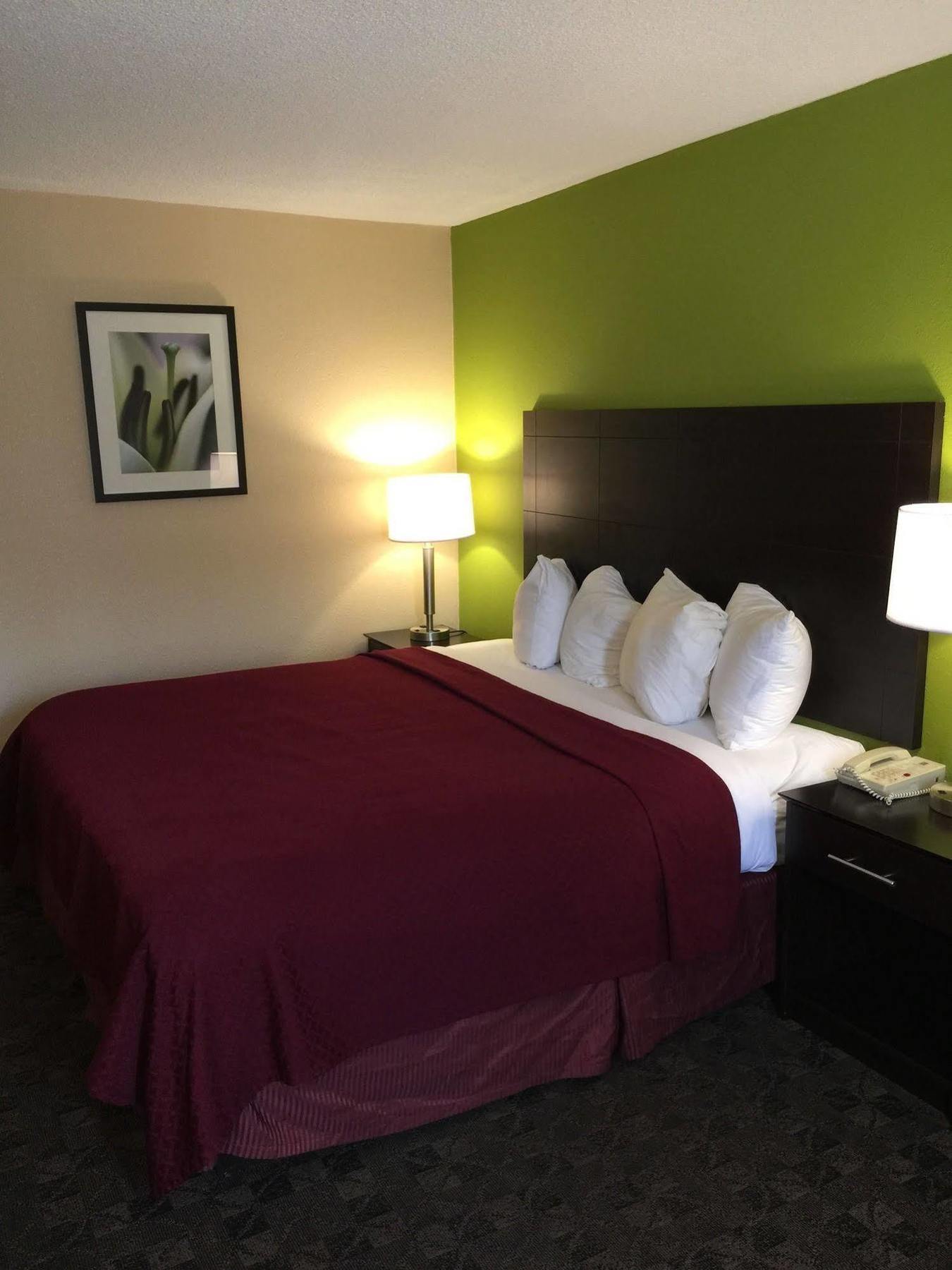 Quality Inn Airport Woodson Terrace Kültér fotó