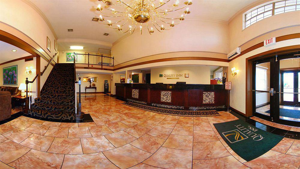Quality Inn Airport Woodson Terrace Kültér fotó